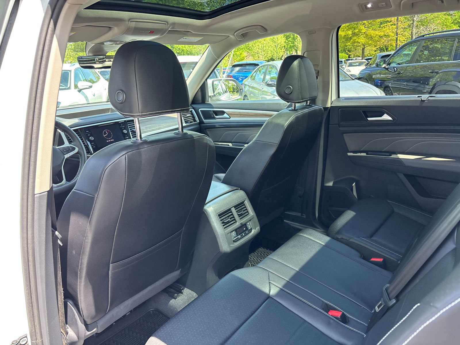 Used 2023 Volkswagen Atlas SEL AWD/4WD image 27
