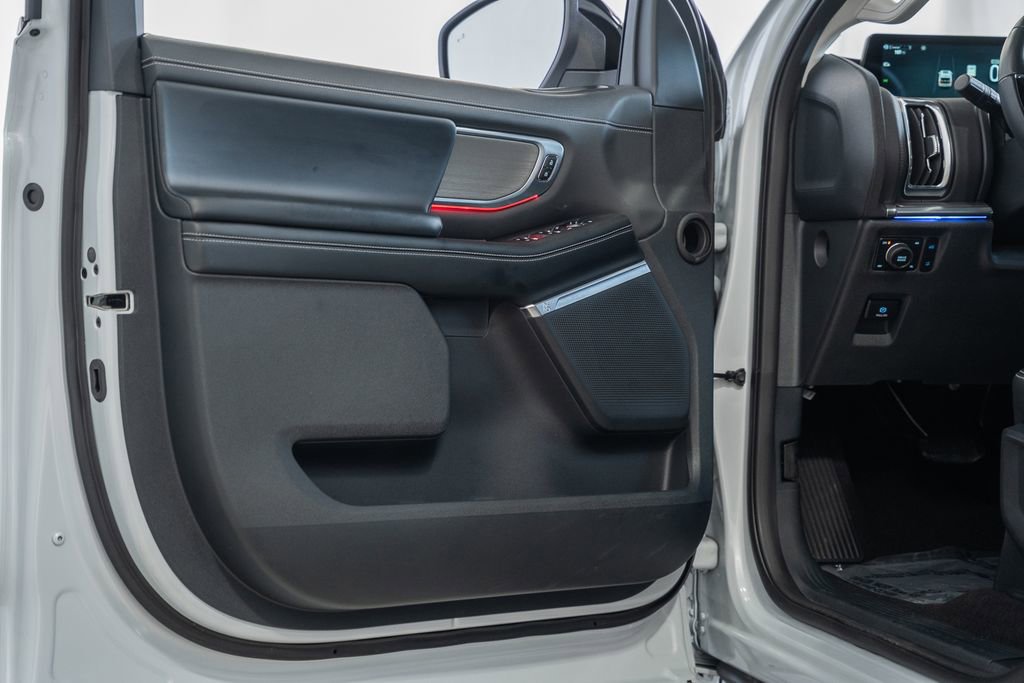 Used 2025 Ford Expedition Max Platinum w/ Driver's Package image 45