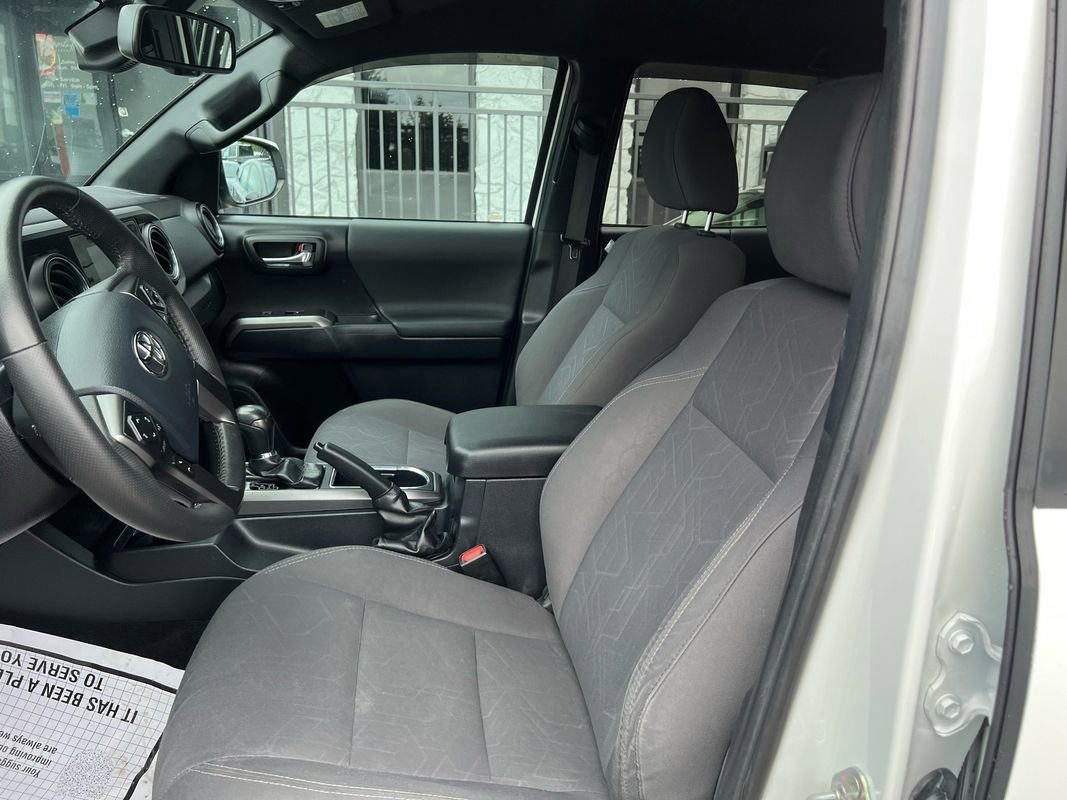 Used 2019 Toyota Tacoma TRD Sport w/ Technology Package AWD/4WD image 11