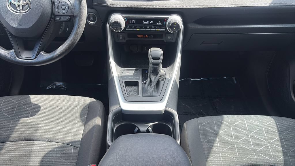 Used 2021 Toyota RAV4 XLE FWD image 15