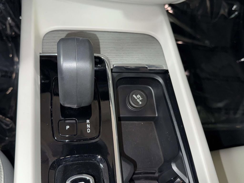 Used 2024 Volvo XC60 T8 Plus w/ Protection Package Premier image 24