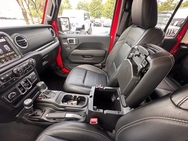 Used 2023 Jeep Wrangler Unlimited Sahara w/ Cold Weather Group AWD/4WD image 25