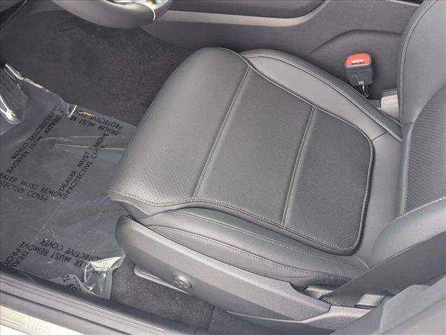 Used 2026 Mercedes-Benz GLC 300 image 4