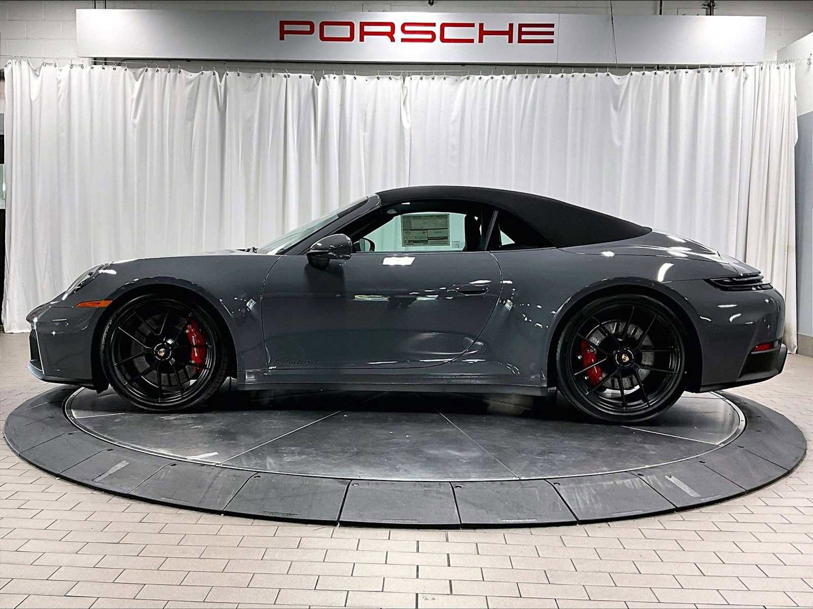 Used 2026 Porsche 911 Carrera GTS RWD image 2