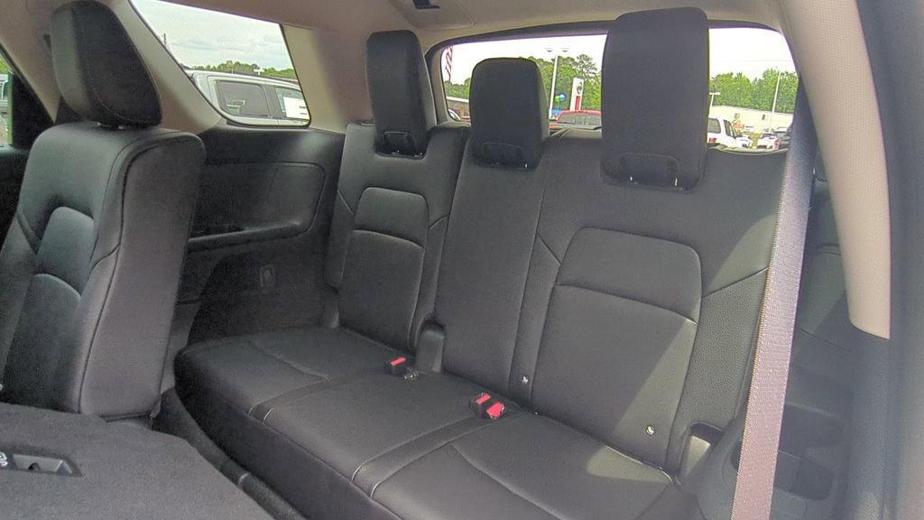 Used 2025 Nissan Pathfinder SL FWD image 16