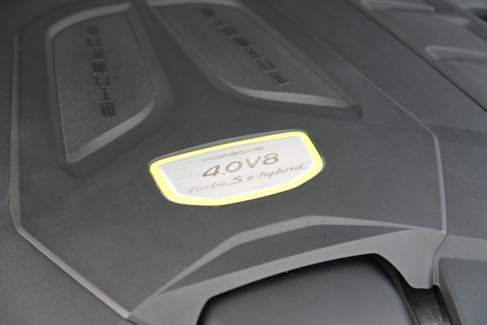 Used 2022 Porsche Cayenne Turbo S w/ Assistance Package image 64