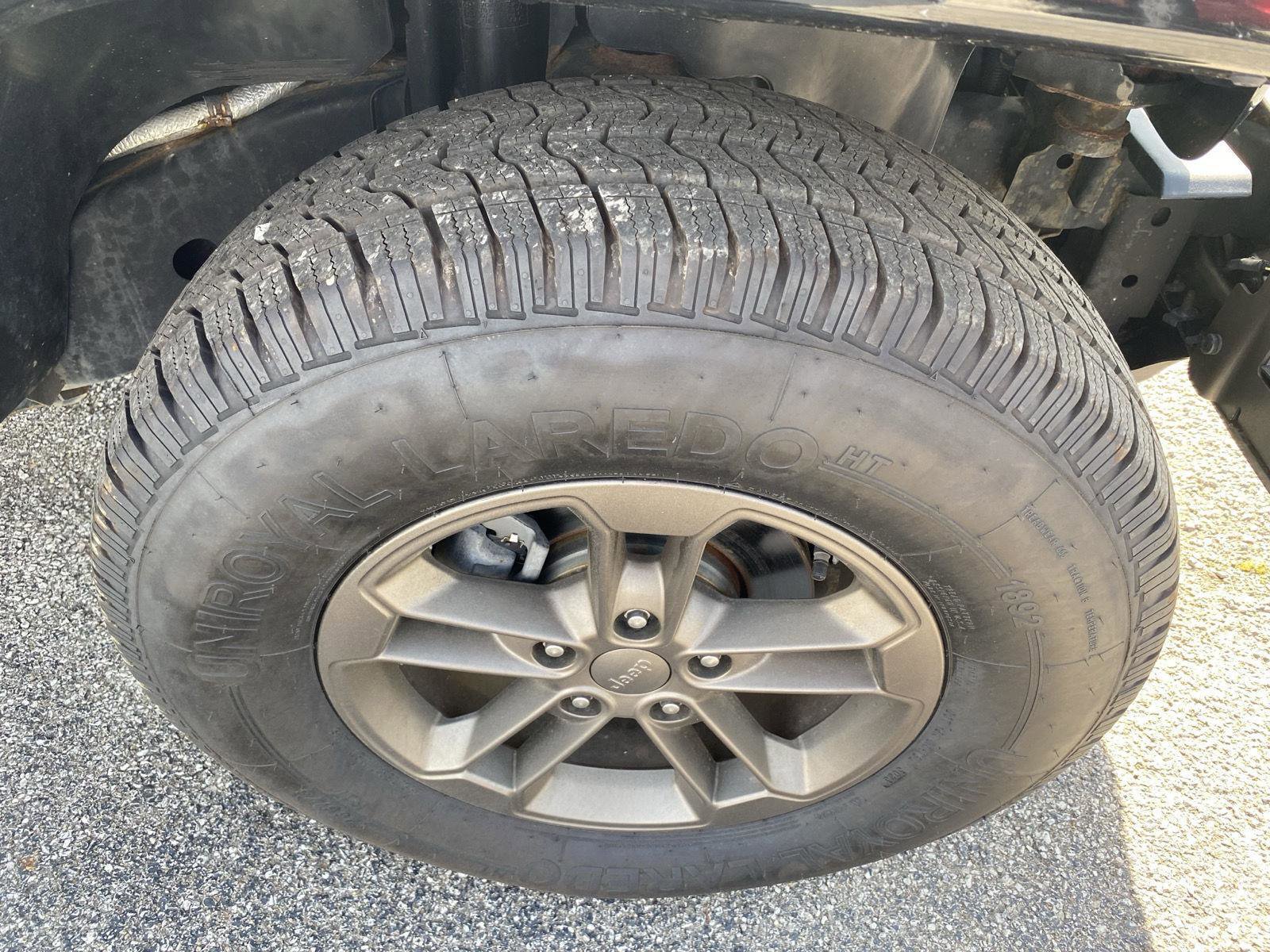 Used 2016 Jeep Wrangler Unlimited Sahara AWD/4WD image 37