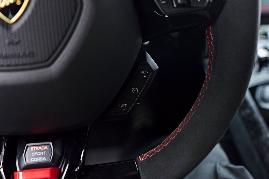 Used 2018 Lamborghini Huracan Performante image 76