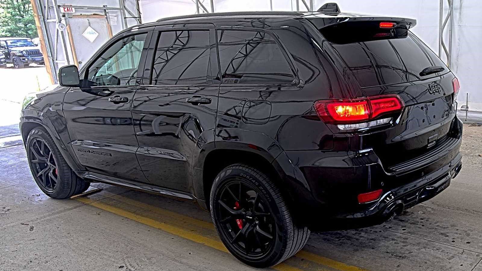 Used 2019 Jeep Grand Cherokee SRT image 7