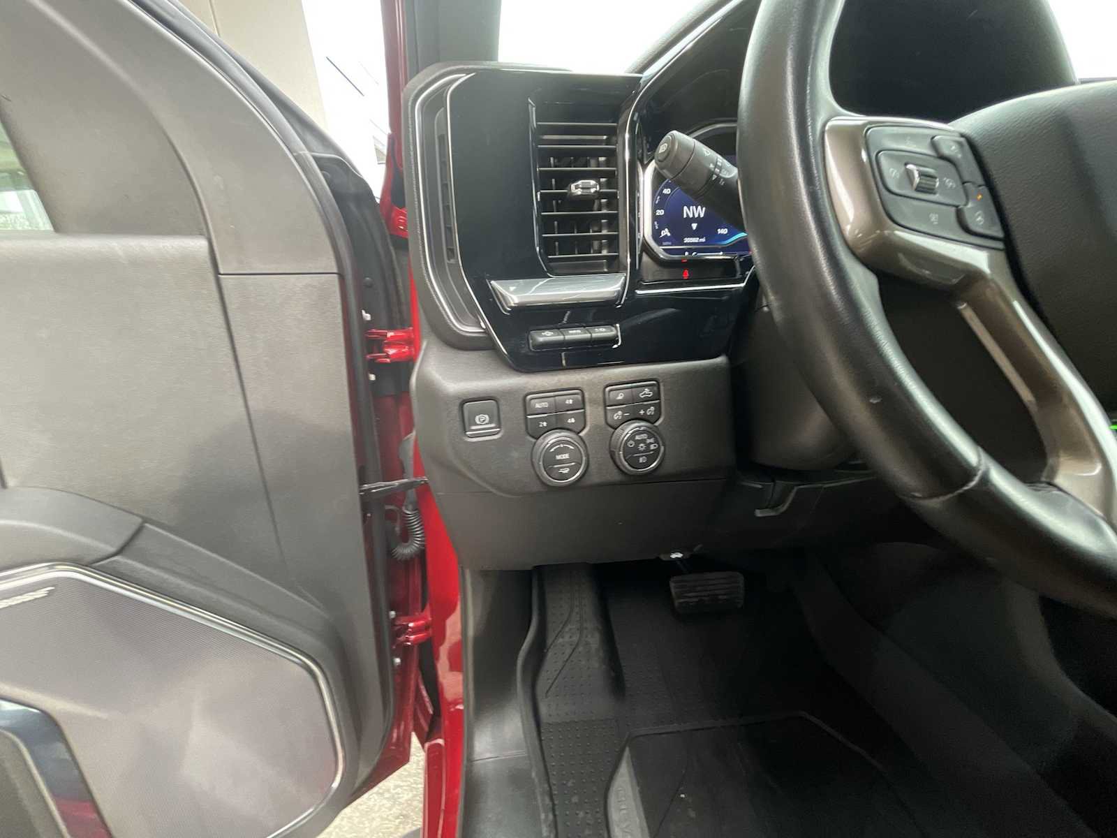 Certified 2024 Chevrolet Silverado 2500 High Country w/ High Country Premium Package image 17