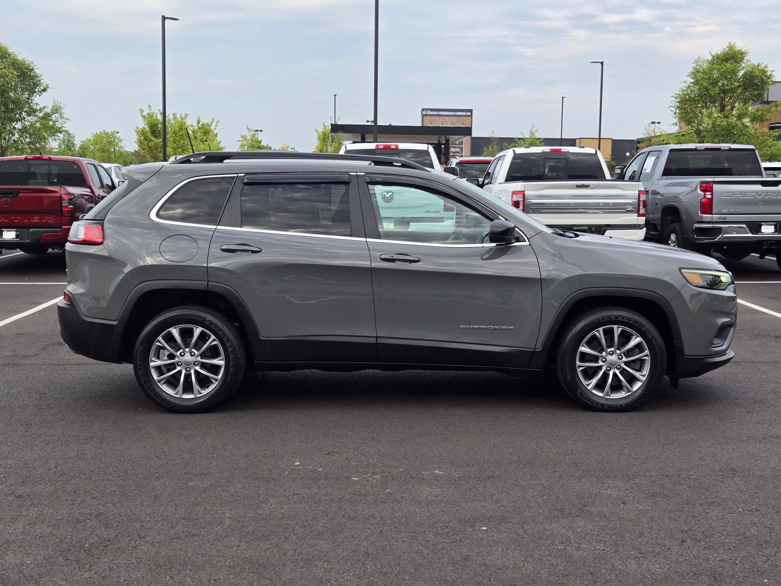 Used 2022 Jeep Cherokee Latitude Lux FWD image 8