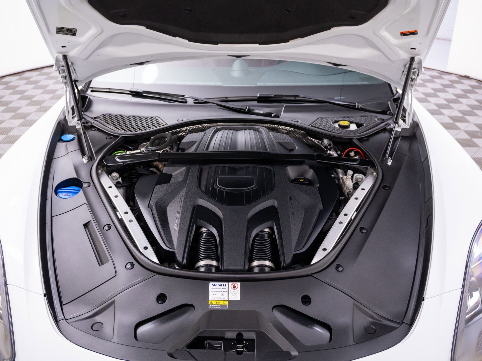 Certified 2022 Porsche Panamera 4 Platinum Edition AWD/4WD image 34