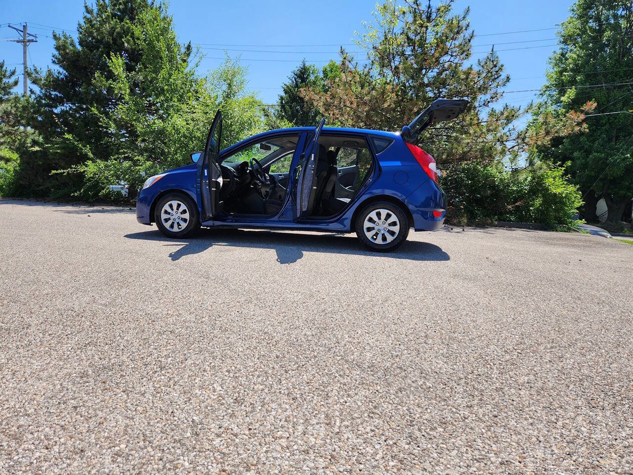 Used 2017 Hyundai Accent SE FWD image 4