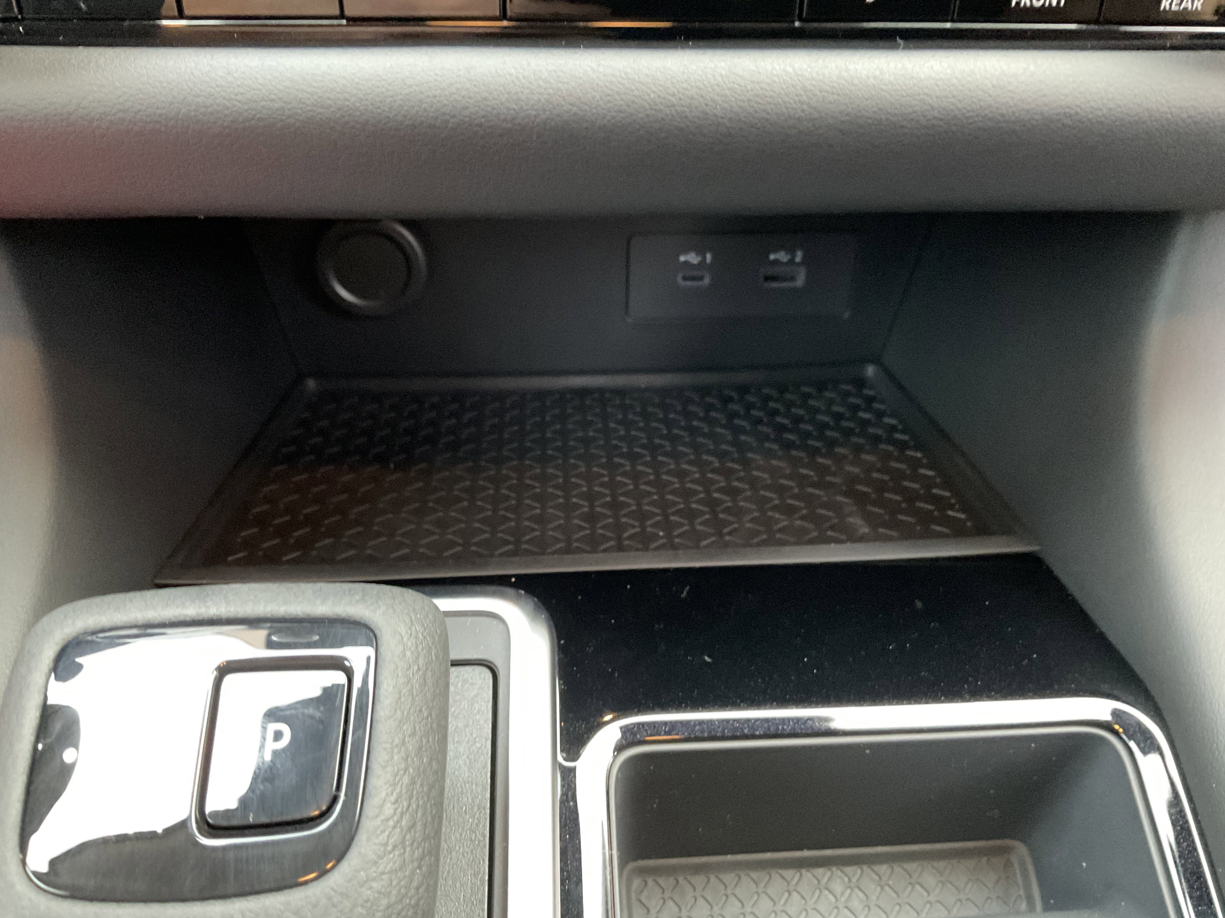 Used 2025 Nissan Pathfinder SV w/ Black Appearance Package image 17