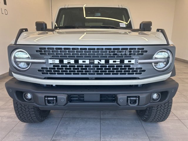 New 2025 Ford Bronco Badlands image 2