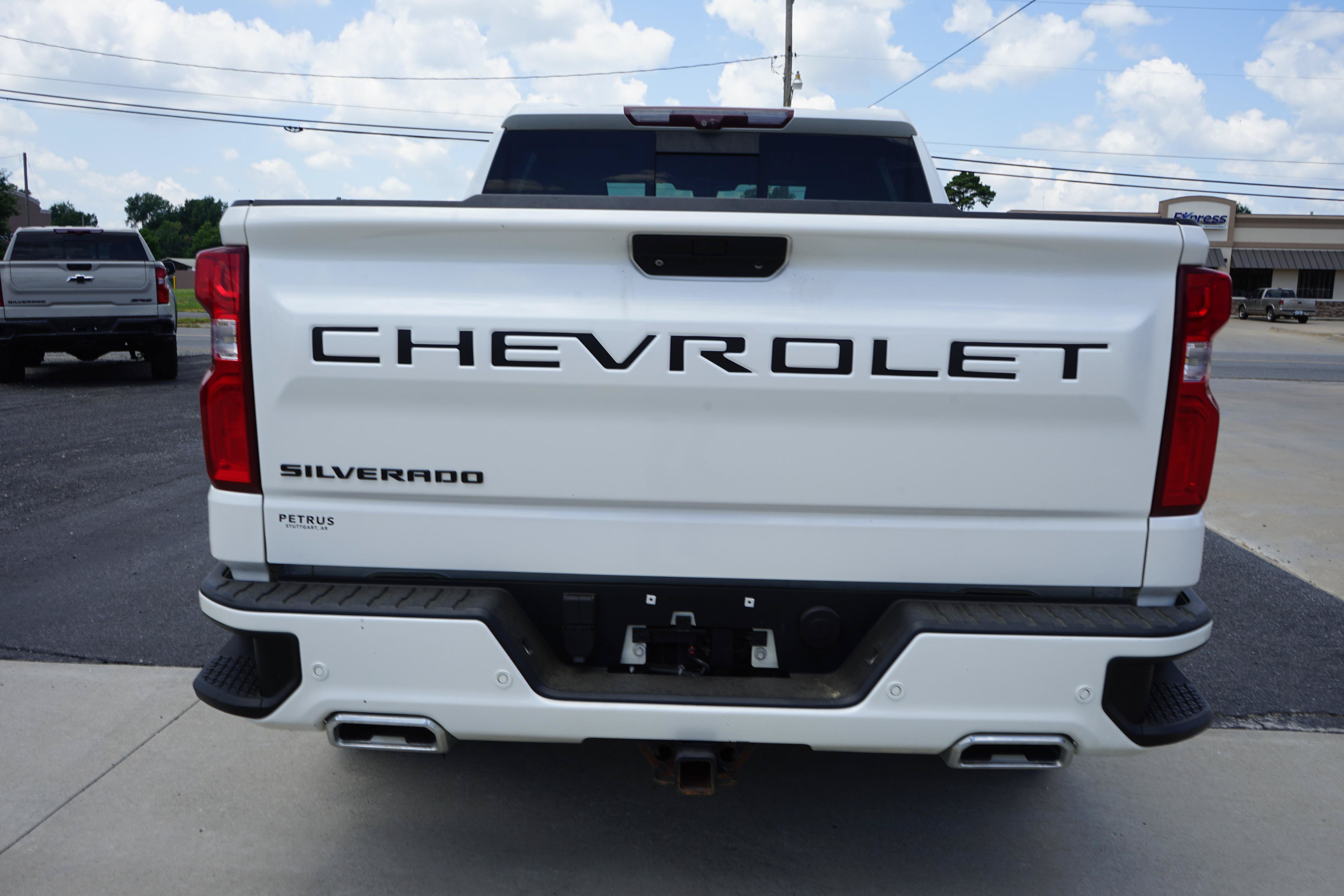 Used 2020 Chevrolet Silverado 1500 High Country w/ Technology Package AWD/4WD image 4