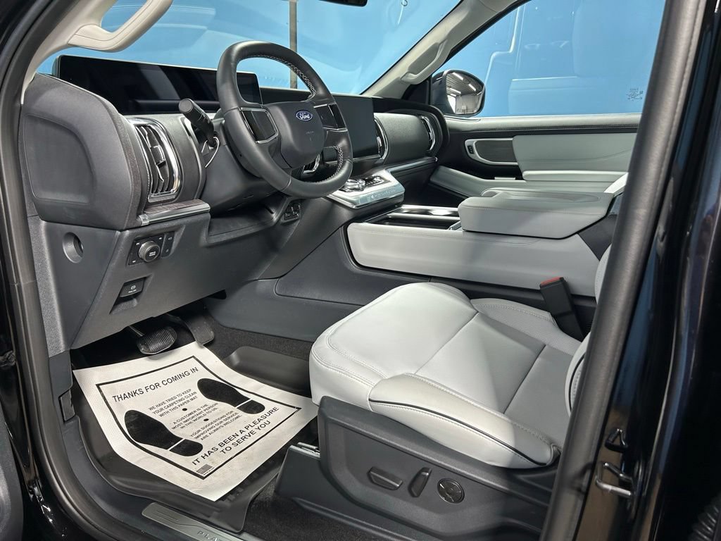 New 2026 Ford Expedition Max Platinum w/ Platinum Ultimate Package AWD/4WD image 13