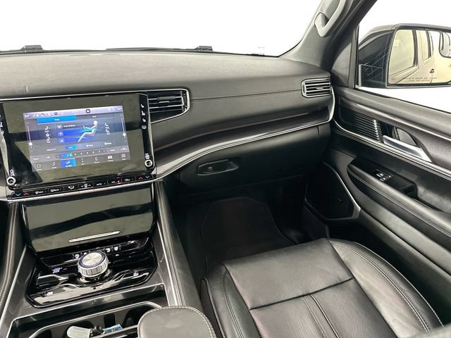 Used 2023 Jeep Wagoneer 4WD w/ Premium Group I image 28