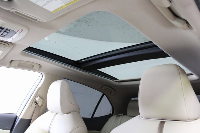 Used 2020 Toyota Camry XLE image 22