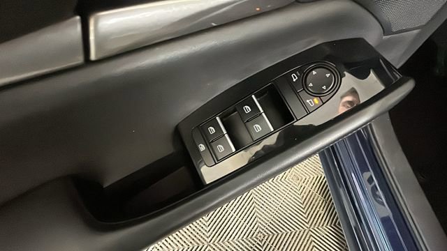 Used 2024 MAZDA MAZDA3 s FWD image 11