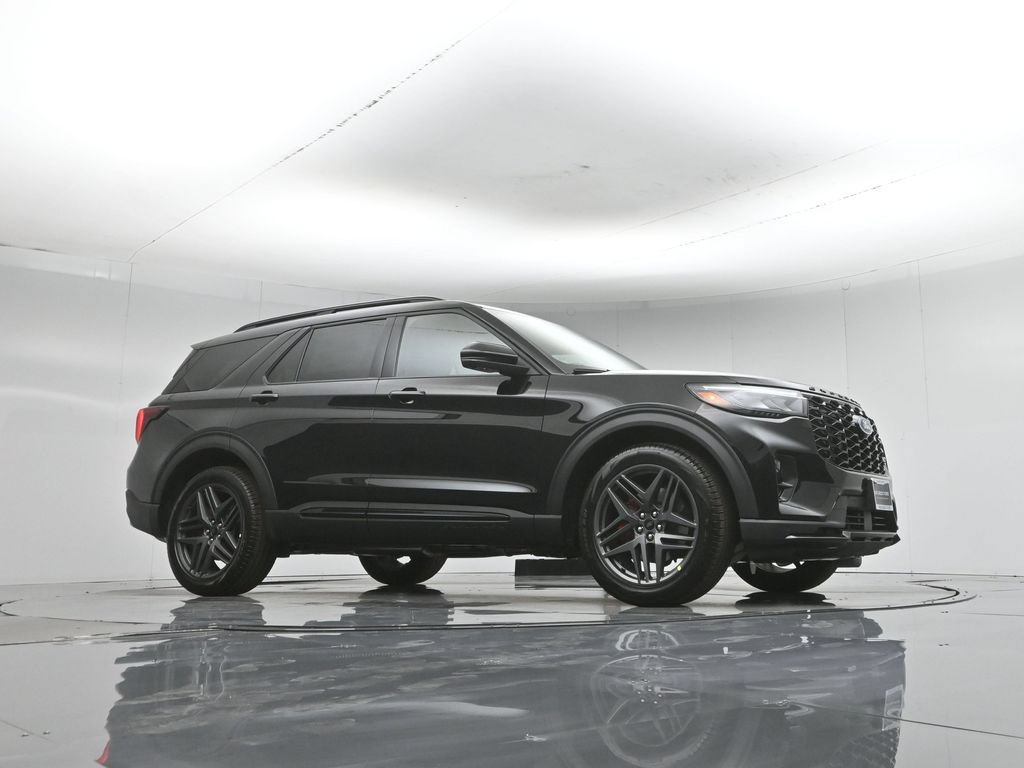 New 2026 Ford Explorer ST RWD image 3