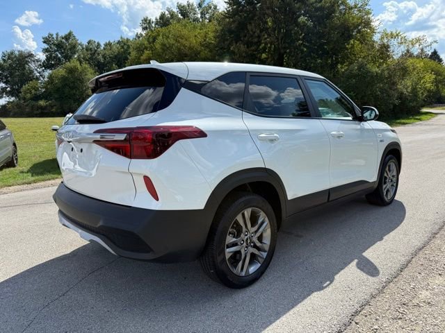 Certified 2023 Kia Seltos LX image 3