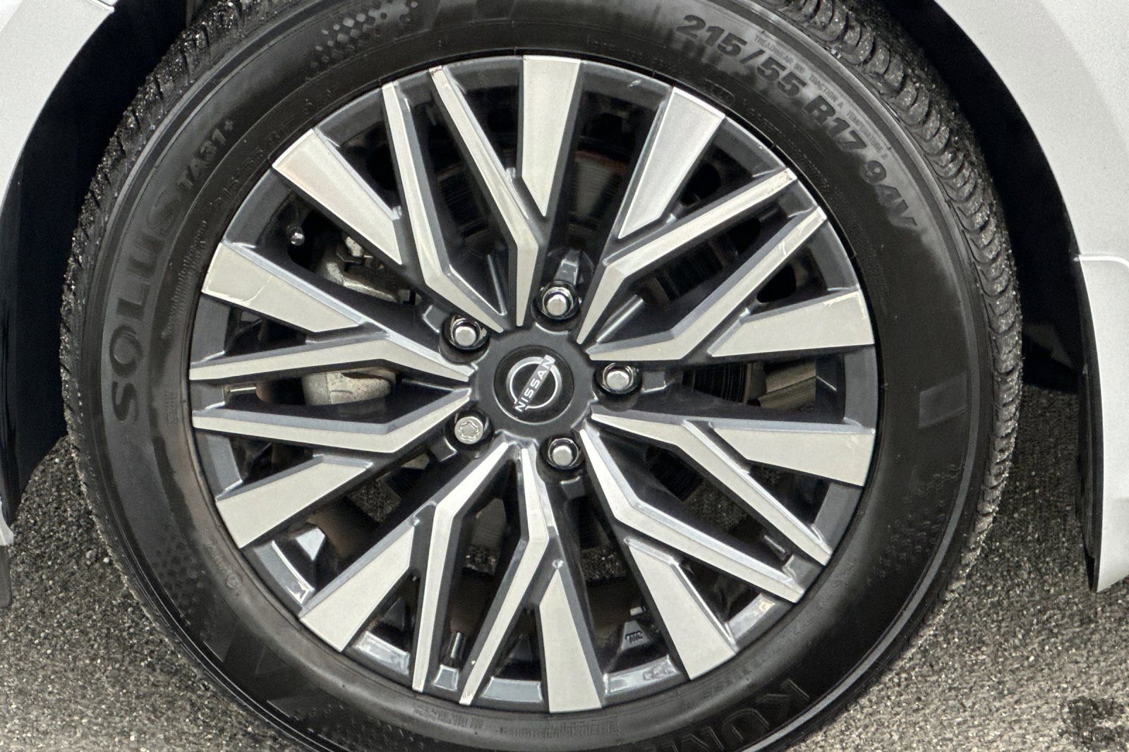 Used 2024 Nissan Altima 2.5 SV image 25