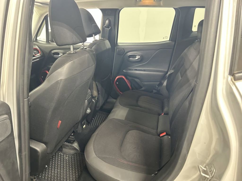 Used 2018 Jeep Renegade Trailhawk image 20