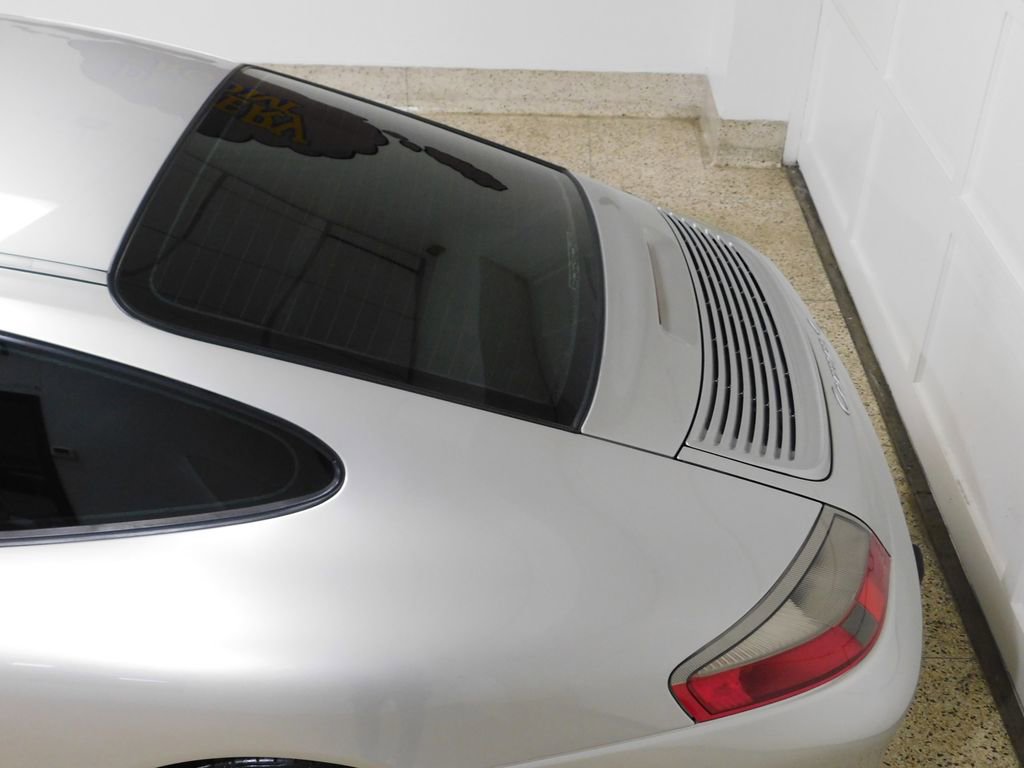 Used 2001 Porsche 911 Carrera 4 image 29