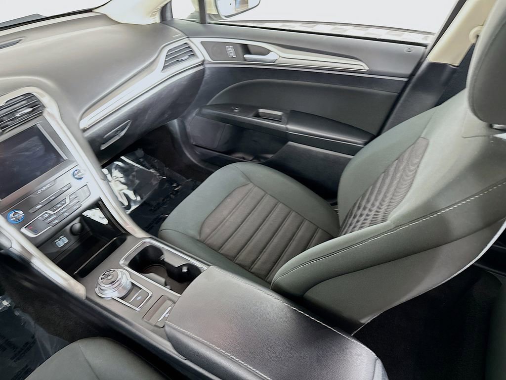 Used 2019 Ford Fusion SE image 30