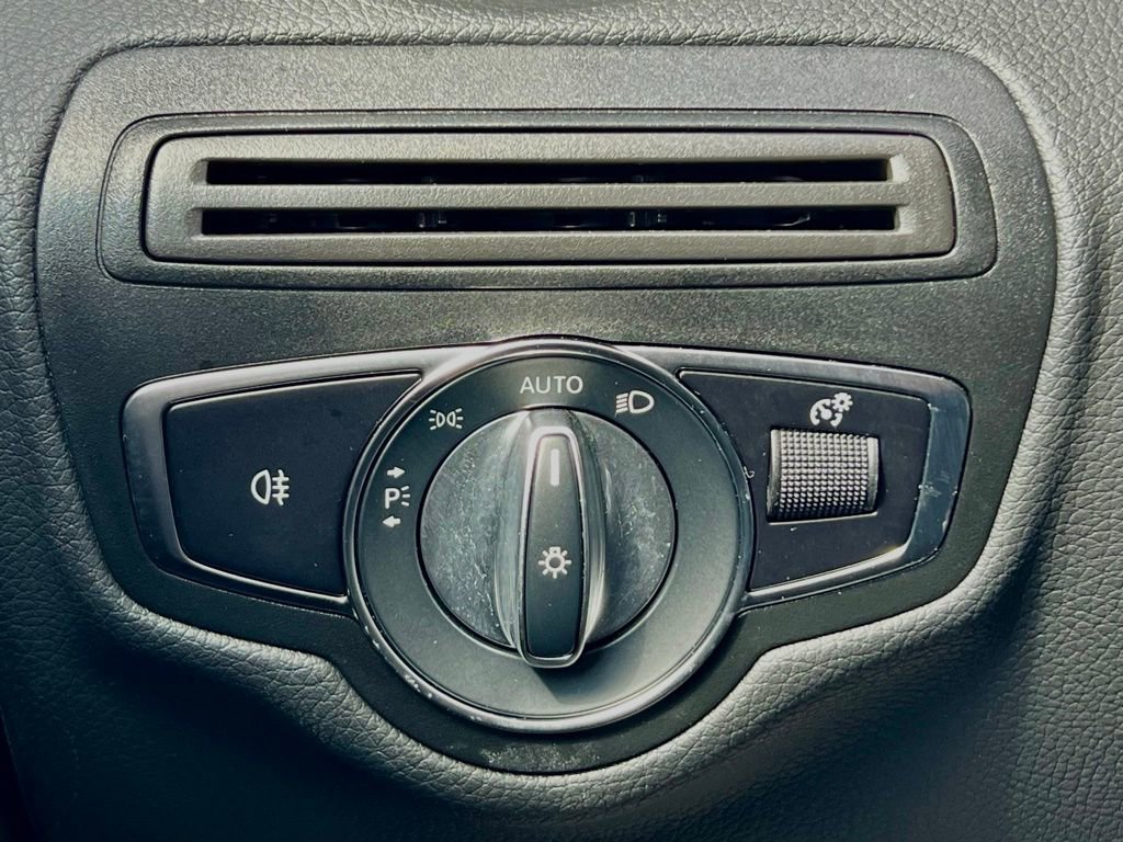 Certified 2022 Mercedes-Benz GLC 300 4MATIC image 29