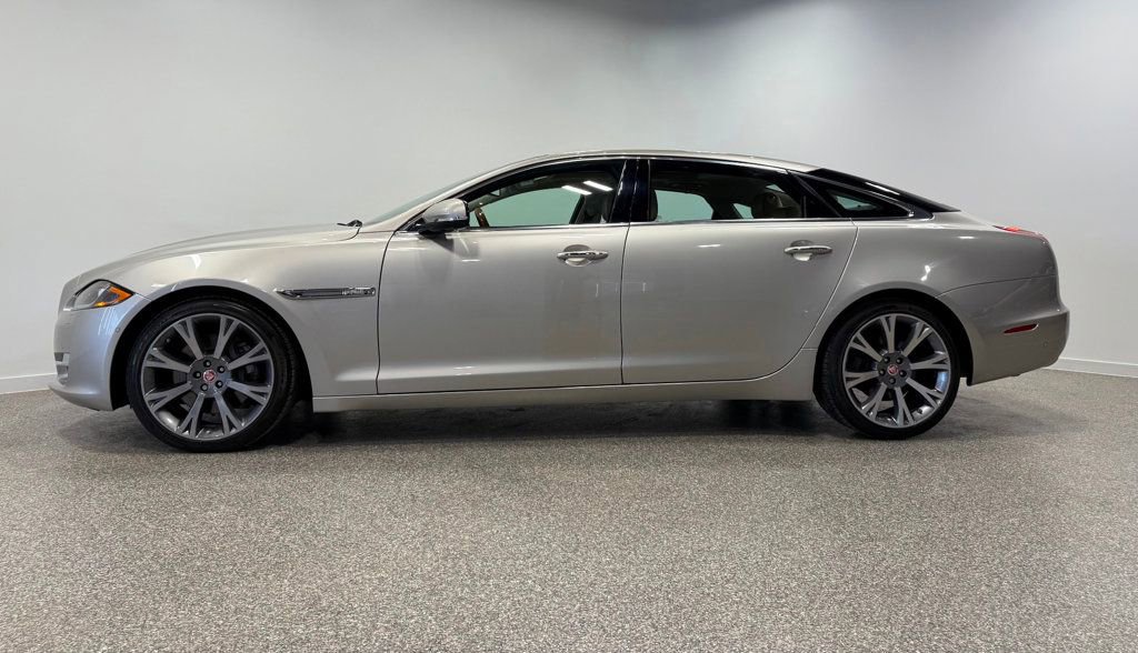 Used 2017 Jaguar XJ L Portfolio image 21