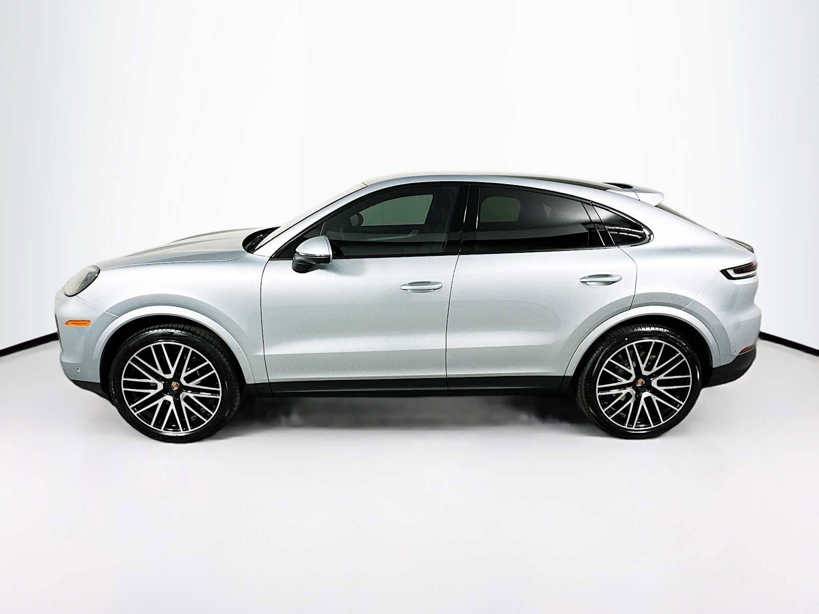 New 2025 Porsche Cayenne Coupe image 2