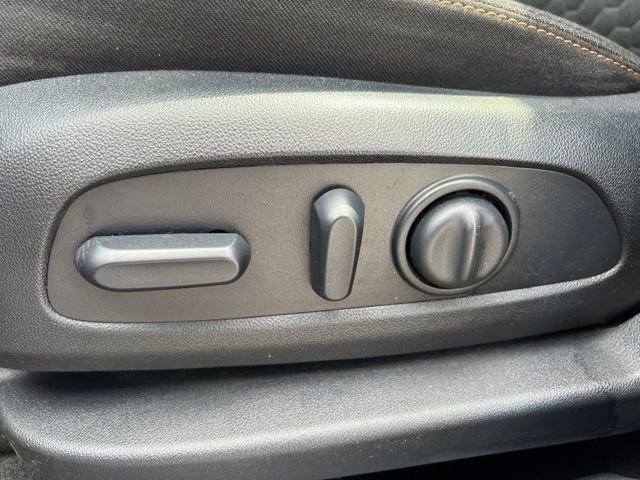 Used 2018 Chevrolet Equinox LT w/ Sun & Infotainment Package FWD image 29