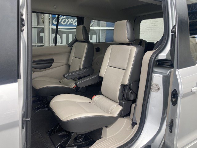 Used 2016 Ford Transit Connect Titanium FWD image 9
