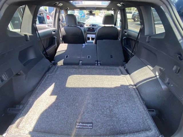 Used 2024 Volkswagen Tiguan SEL R-Line AWD/4WD image 28