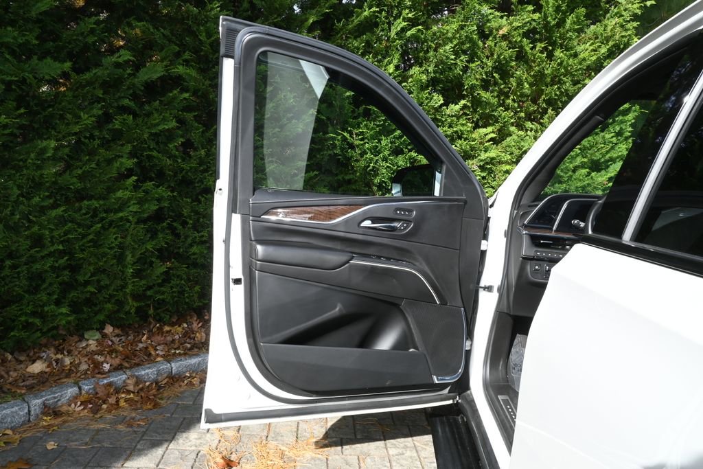 Used 2021 Cadillac Escalade Sport Platinum w/ Heavy-Duty Trailer Package image 30