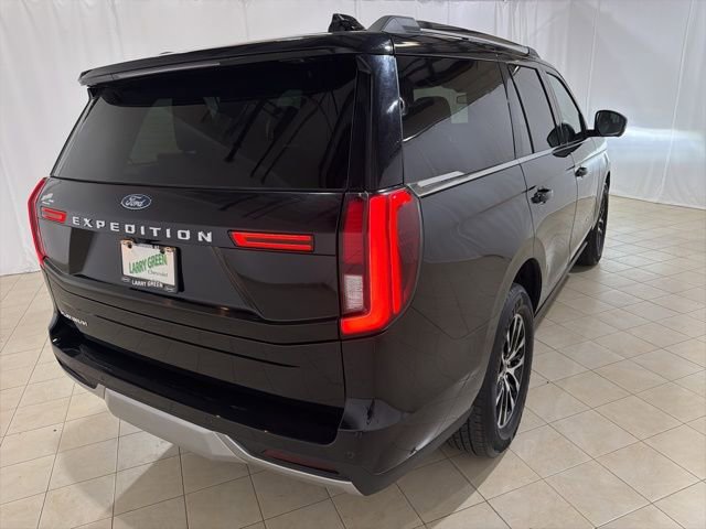 Used 2025 Ford Expedition Platinum AWD/4WD image 5