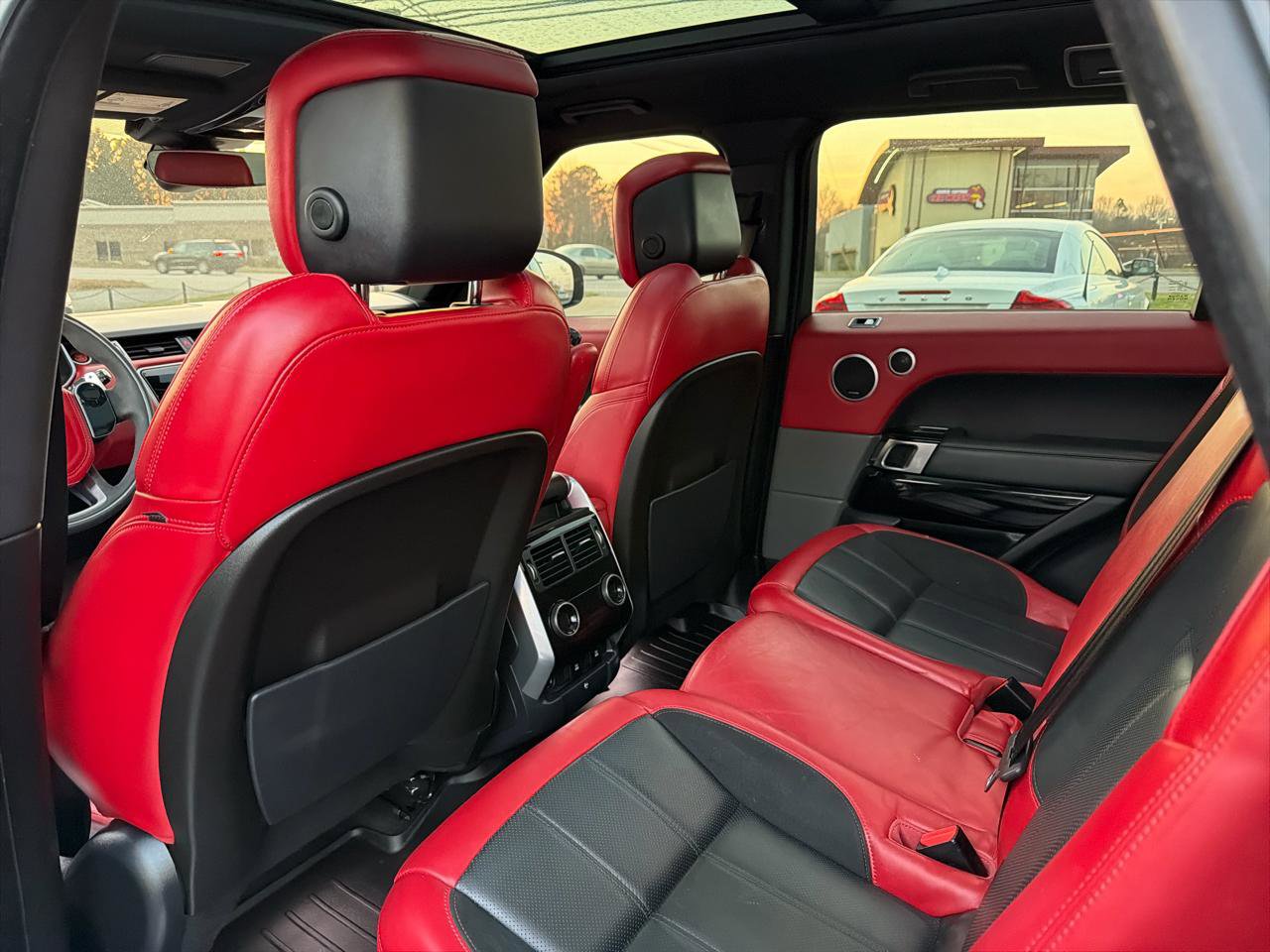 Used 2020 Land Rover Range Rover Sport HST image 16