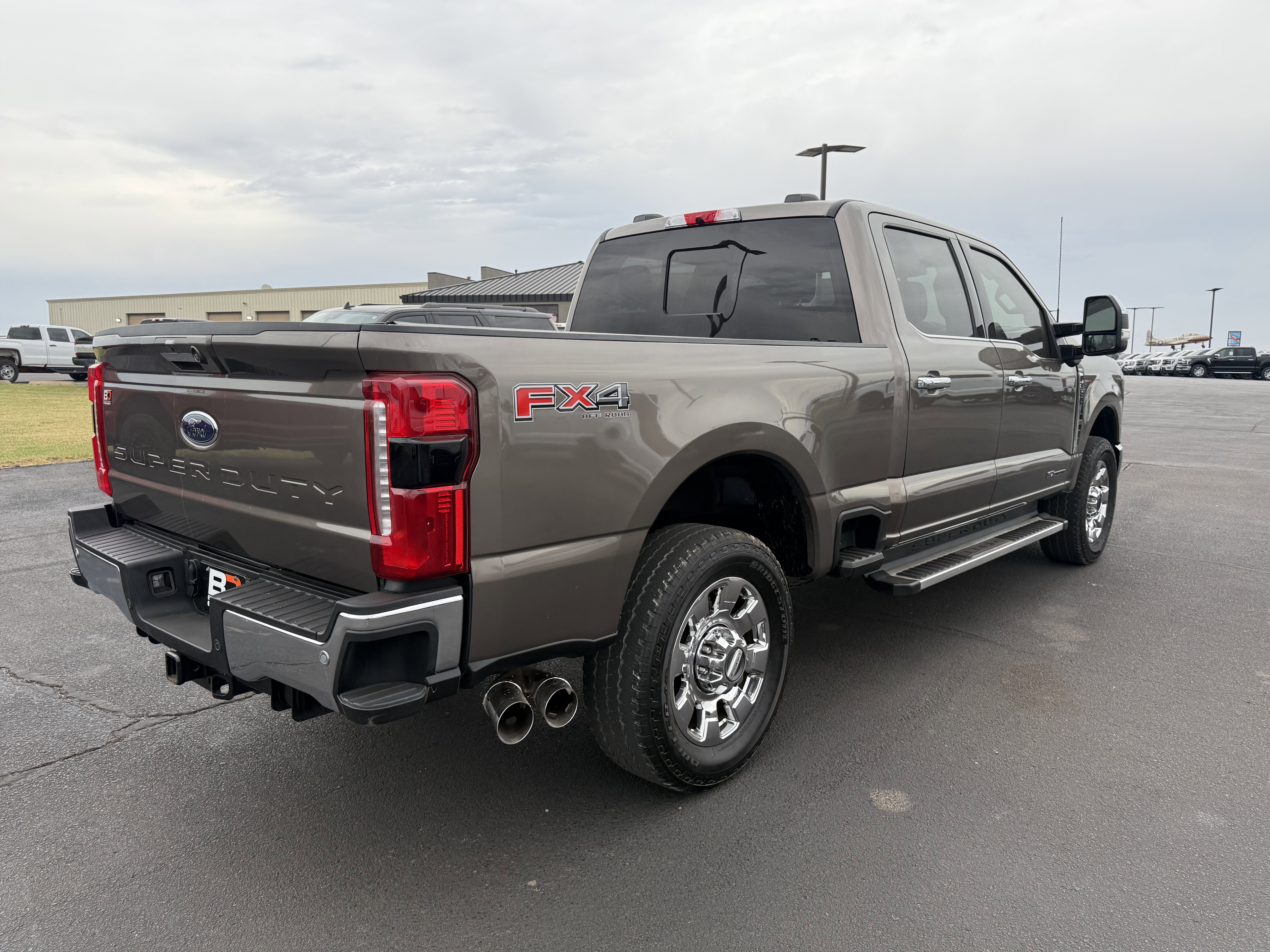 Used 2023 Ford F350 Lariat w/ Tow Technology Package image 3