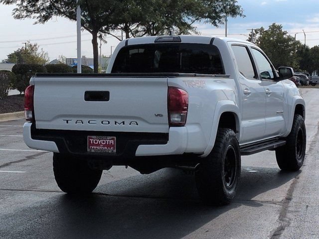 Used 2017 Toyota Tacoma TRD Sport w/ Tow Package (A/T) AWD/4WD image 5