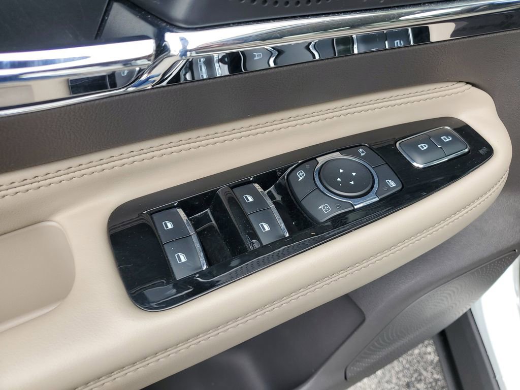 Used 2024 Lincoln Corsair Reserve image 14