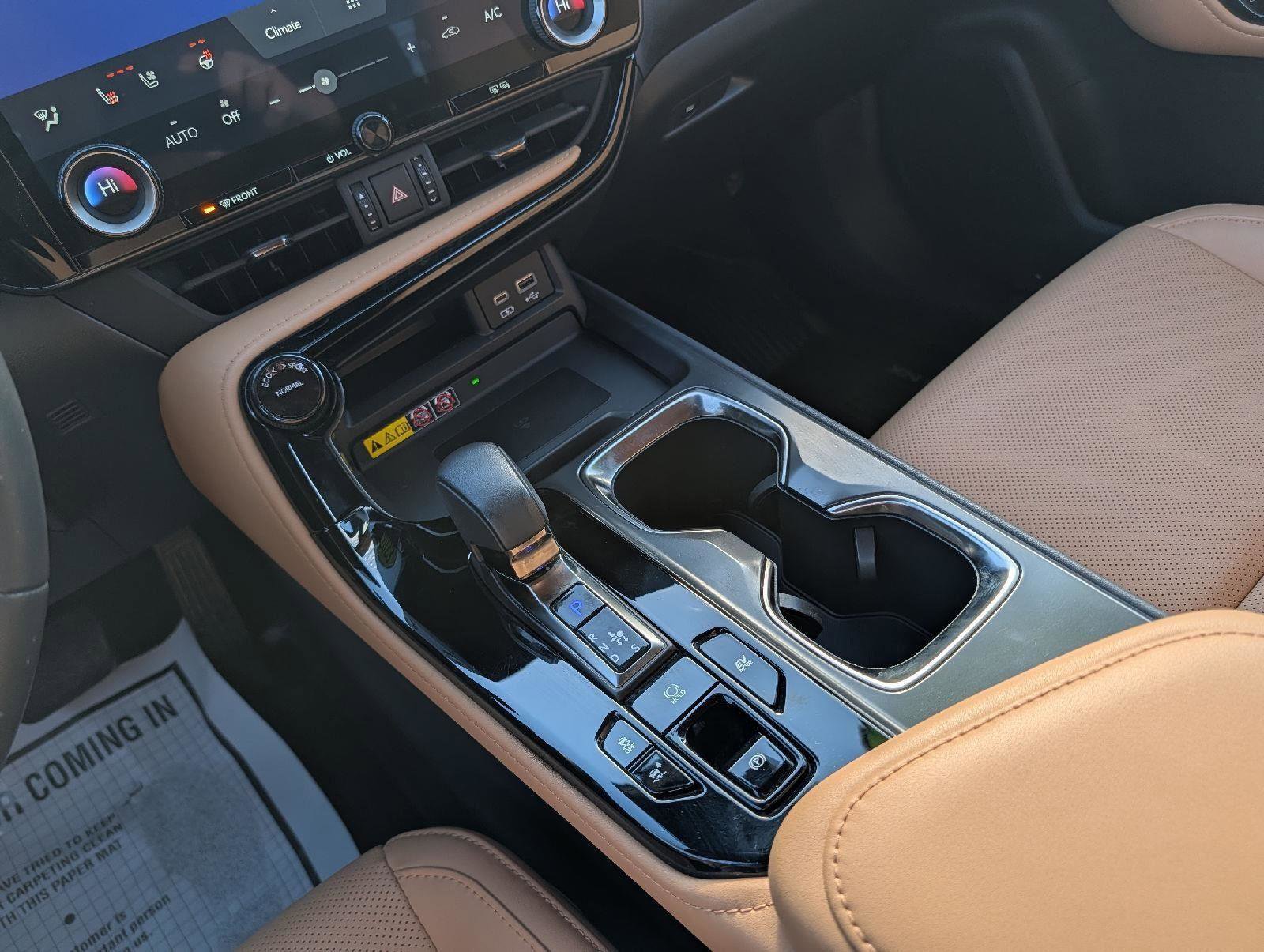 Used 2023 Lexus NX 350h AWD image 17