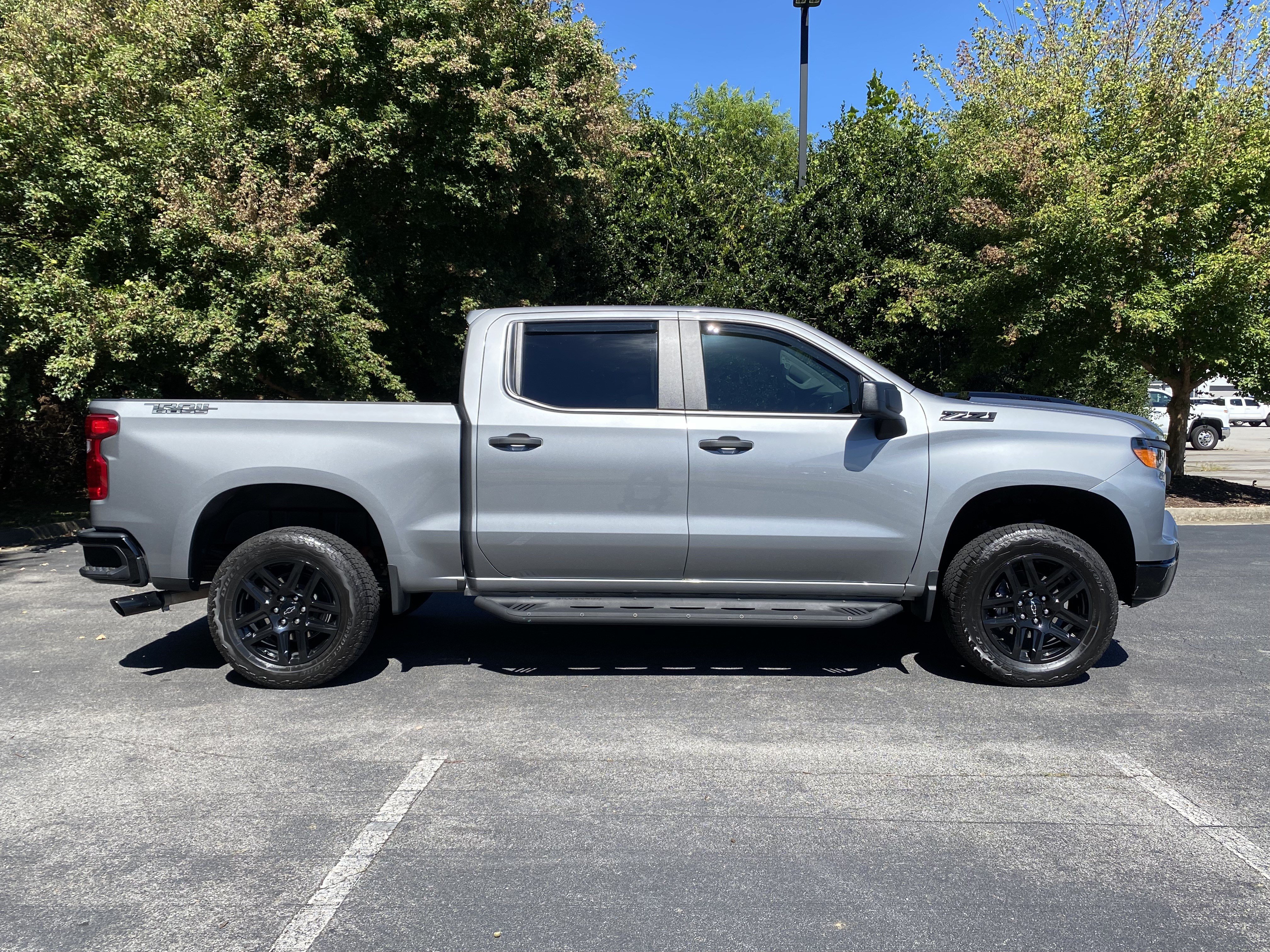 Used 2025 Chevrolet Silverado 1500 Custom Trail Boss w/ Dark Appearance Package AWD/4WD image 10