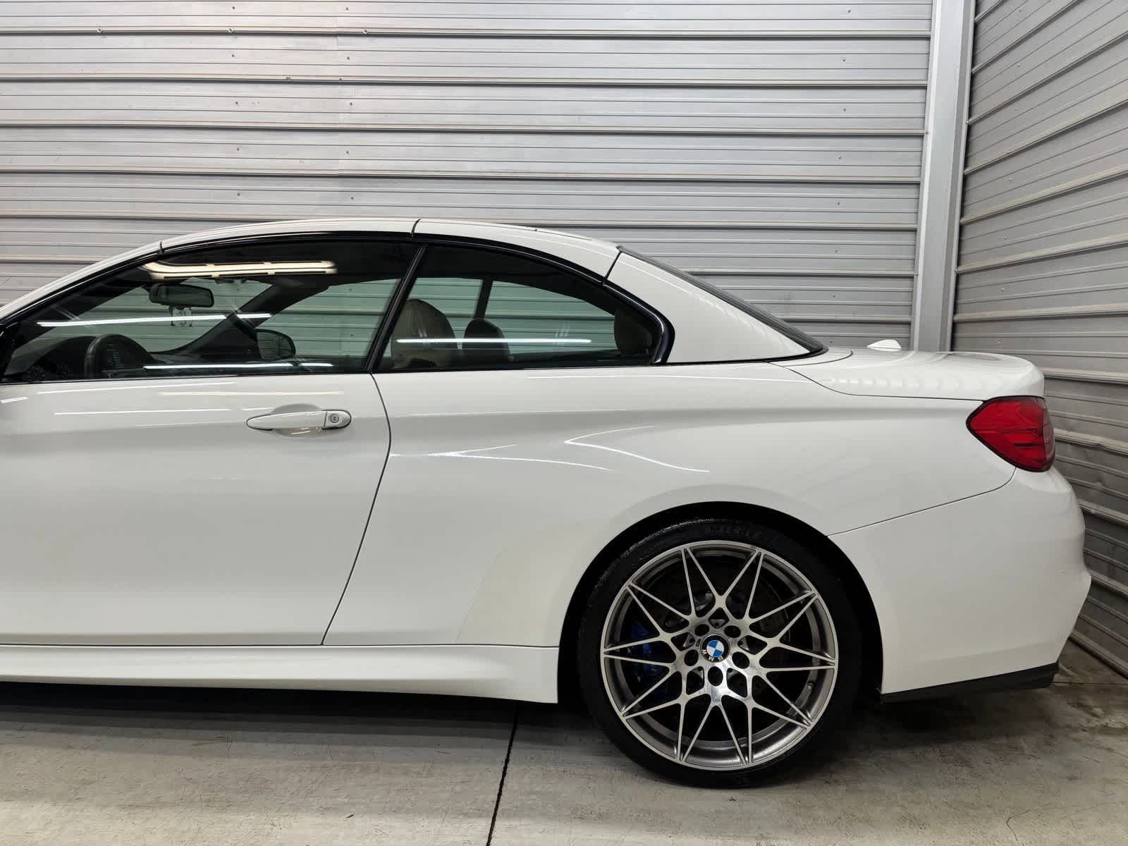 Used 2016 BMW M4 Convertible RWD image 5