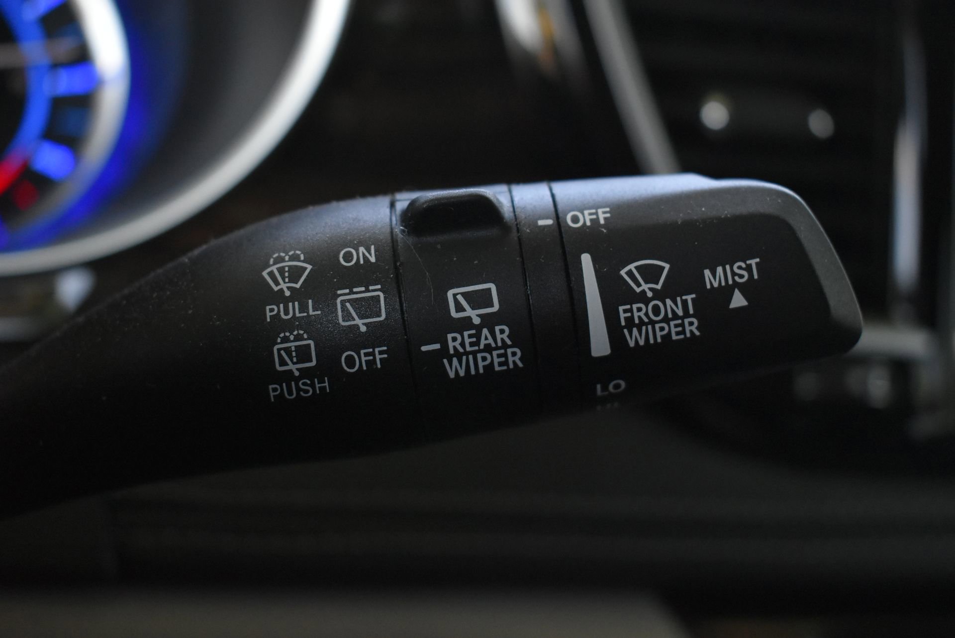 Used 2023 Chrysler Pacifica Limited FWD image 26