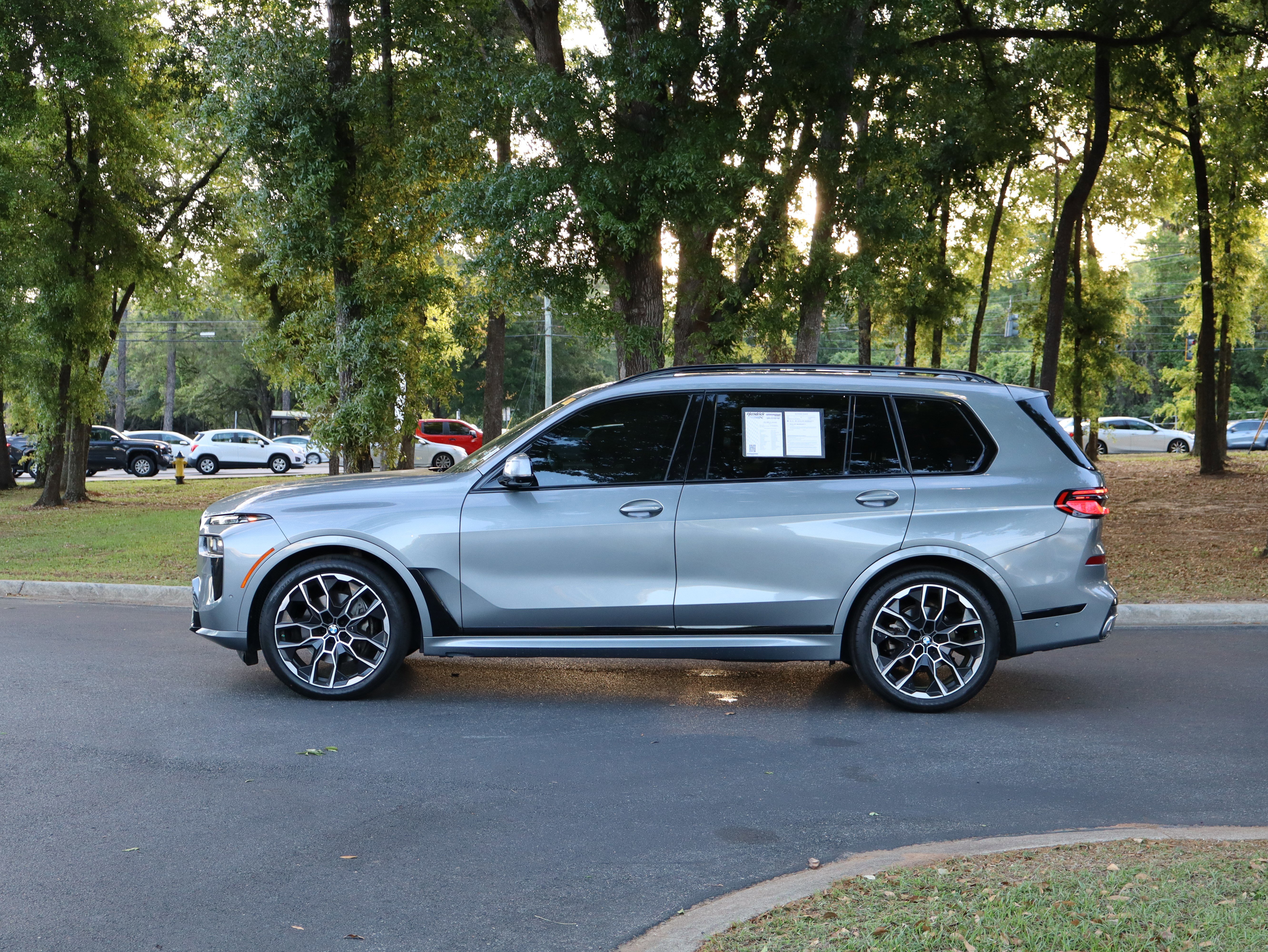 Used 2023 BMW X7 xDrive40i w/ Executive Package AWD/4WD image 6