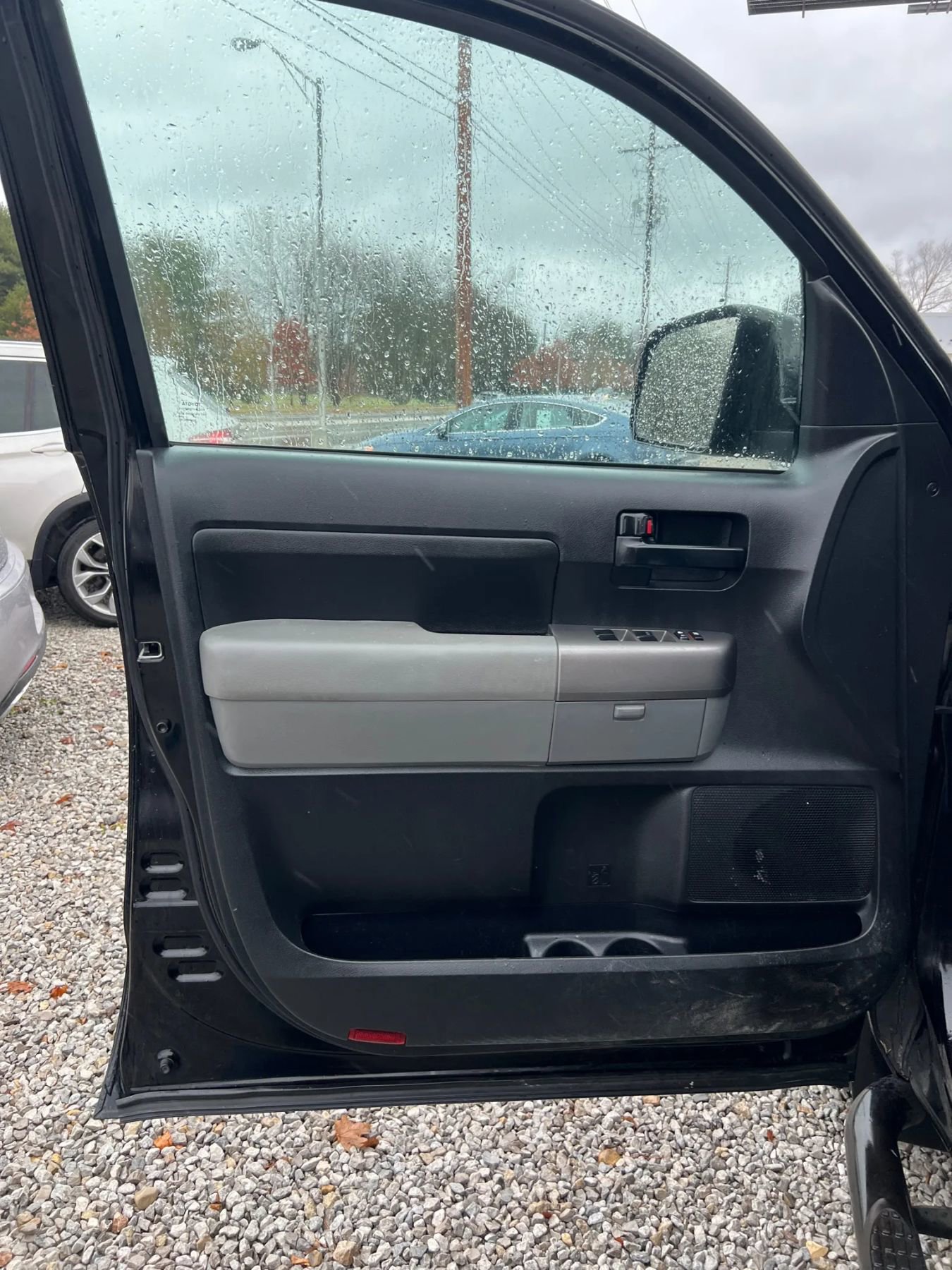 Used 2013 Toyota Tundra 4x4 Double Cab w/ Tow Pkg image 10