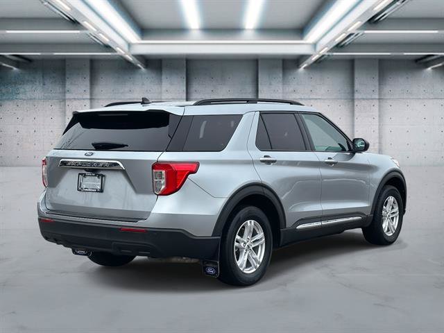 Used 2023 Ford Explorer XLT AWD/4WD image 27