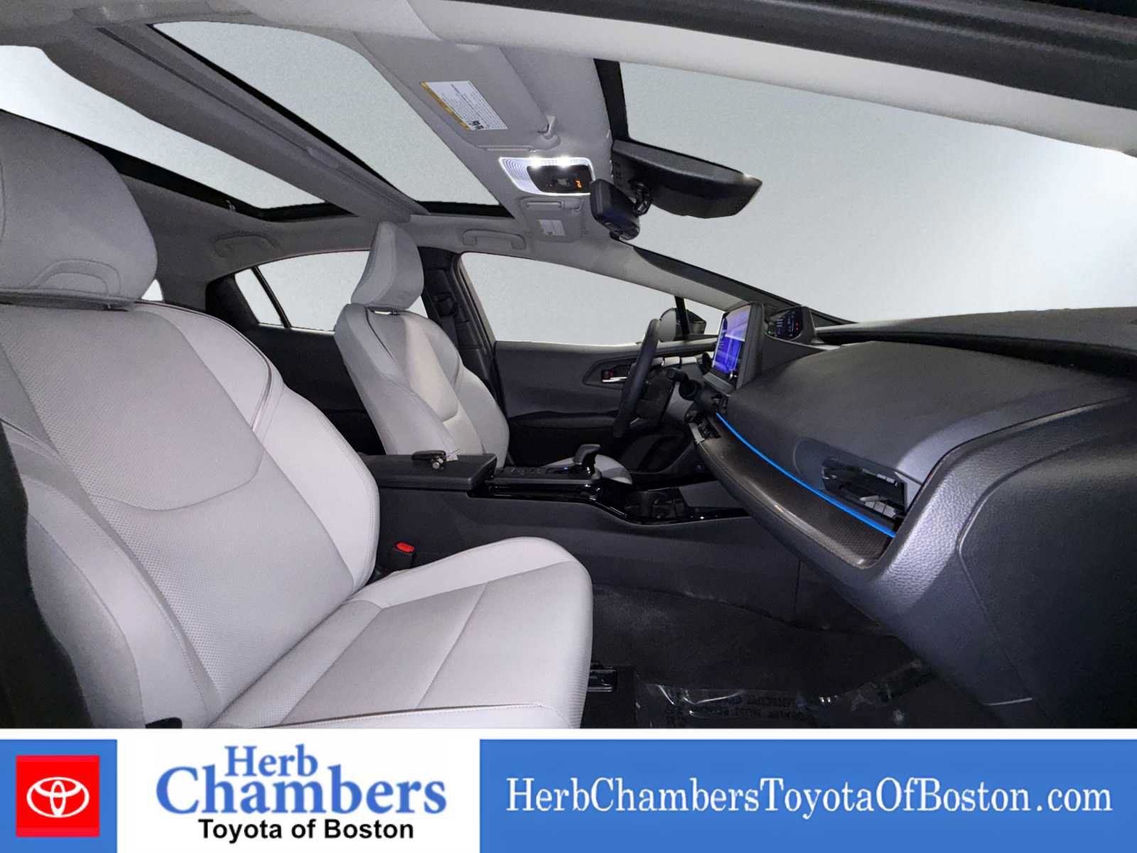Used 2024 Toyota Prius Limited AWD/4WD image 6